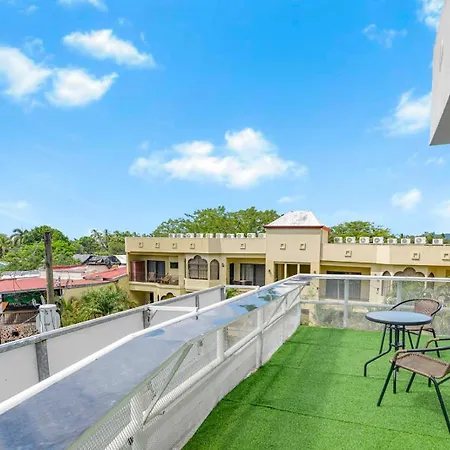 Surfo House Hotel & Hostel
