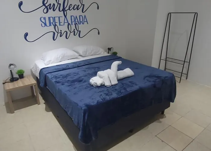 Hotel Surfo House & *