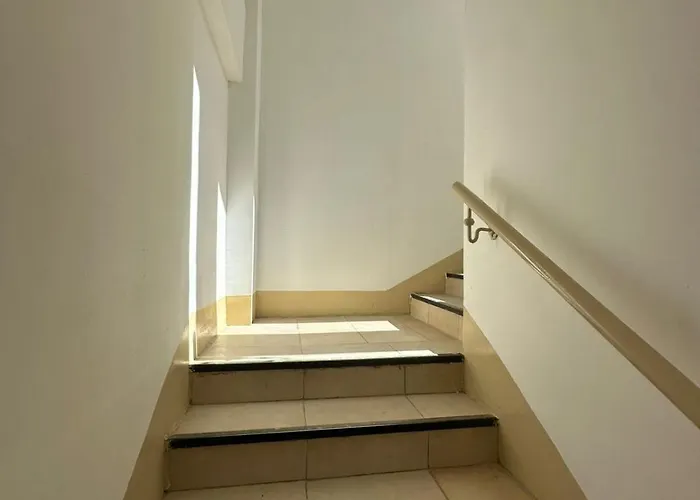 Hotel Surfo House & *