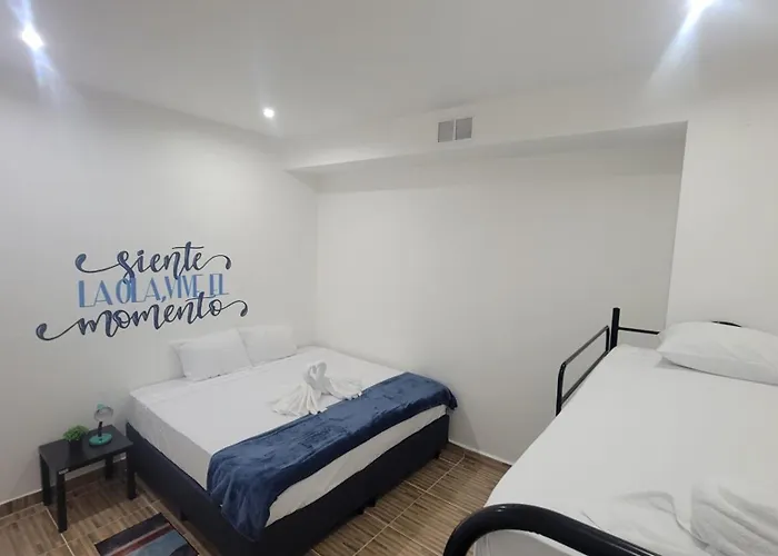 Hotel Surfo House &