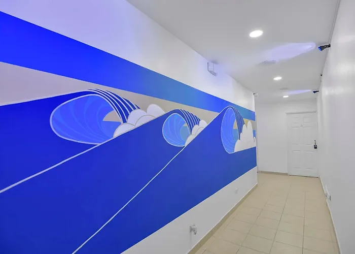 Surfo House & Hotel