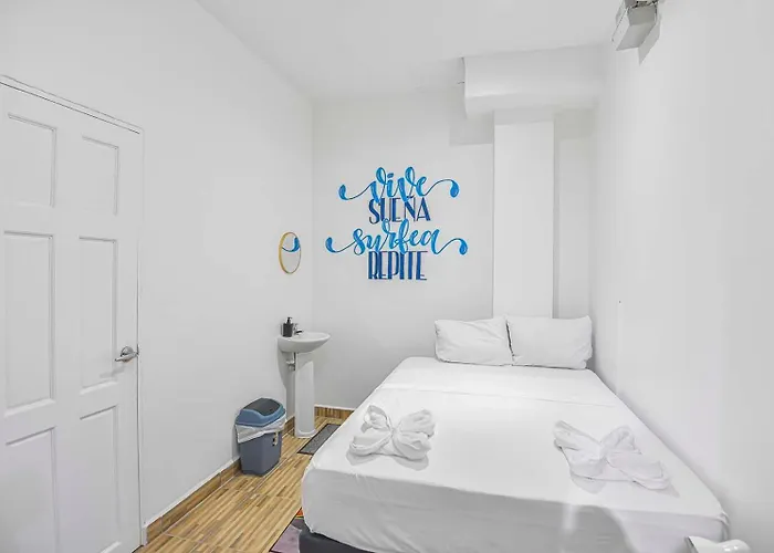 Hotel Surfo House & Tamarindo