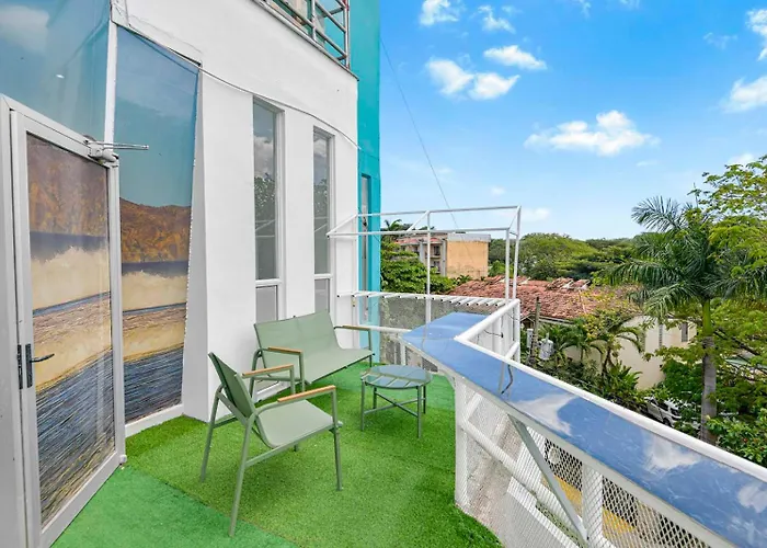 Surfo House & Tamarindo