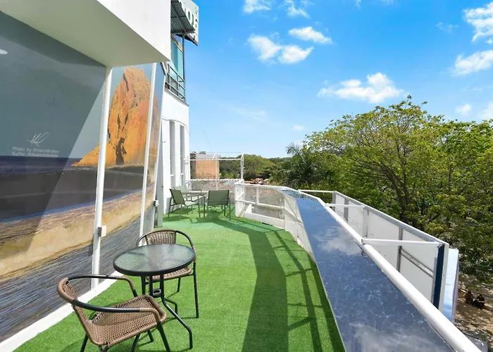 Hotel Surfo House & Tamarindo